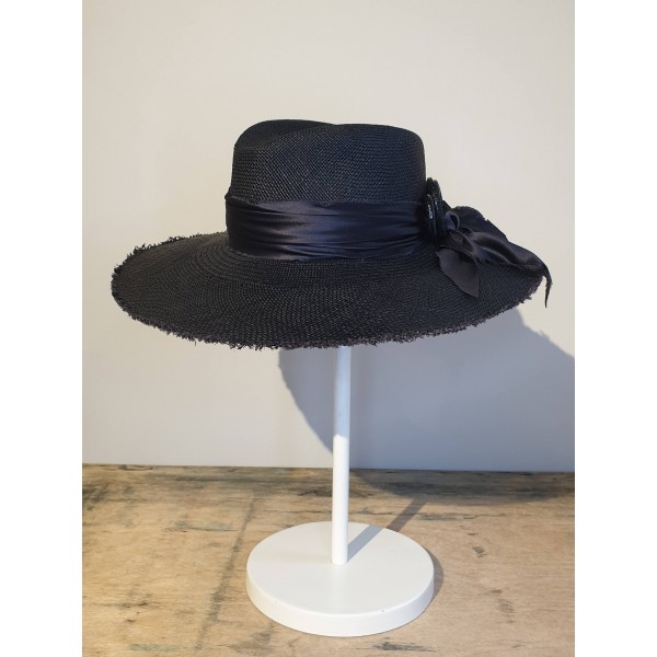 Dilara Latrous vasarinė skrybėlė